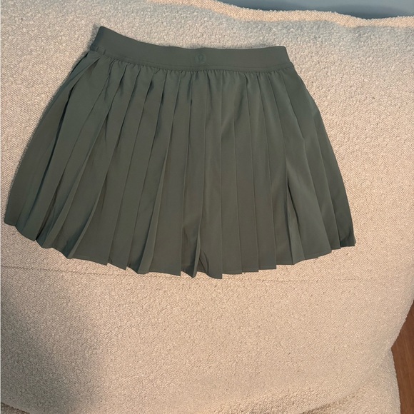 Lululemon Athletica Green Skirt Size 4 like new - Picture 3 of 5